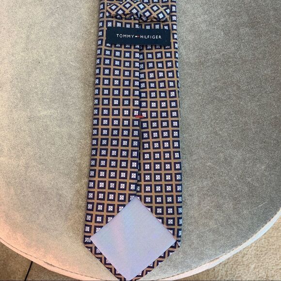 TOMMY Hilfiger tan brown with baby blue silk tie - Picture 3 of 6